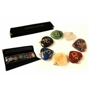 Chakrast - Vedhng i hjerteform med Sanskritsymboler - 7 stk.