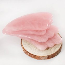 Gua Sha Massageredskab i Naturlig Rosakvarts - 11,5 cm.