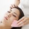 Gua Sha St med Ansigtsrulle og Massageredskab - Rosenkvarts