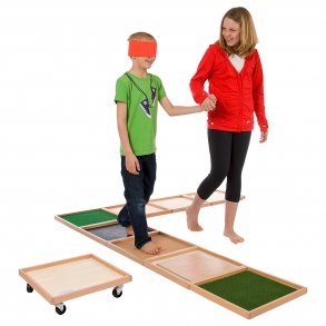 Sansesti med 8 trkasser