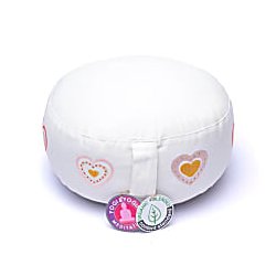 Yogi &amp; Yogini Meditationspude med boghvedeskaller i Hvid, Hjerter - 33 x 17 cm