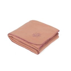 Asana Yogat�ppe i fleece med broderi - 140 x 200 cm.