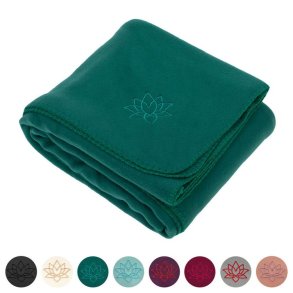 Asana Yogat�ppe i fleece med broderi - 140 x 200 cm.